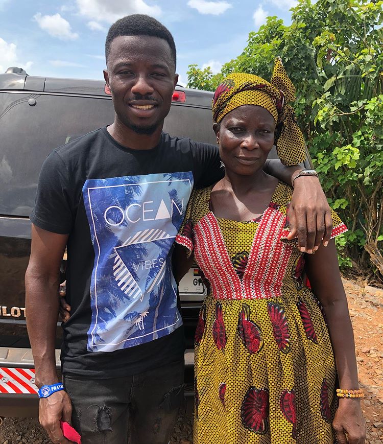 Kwaku Manu shows the face of his mother for the first time (photo)