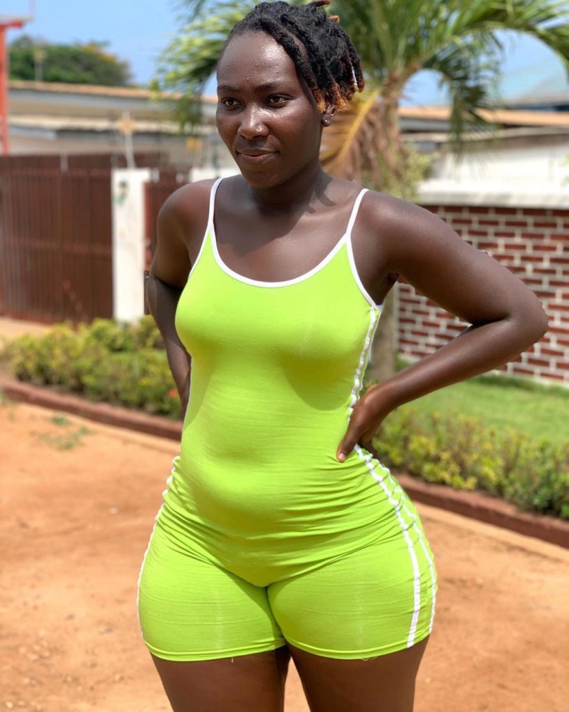 Ebony Reigns Look-alike shuts down social media with hot pictures.