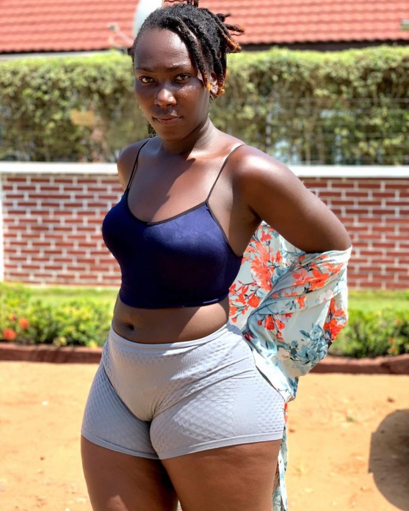 Ebony Reigns Look-alike shuts down social media with hot pictures.
