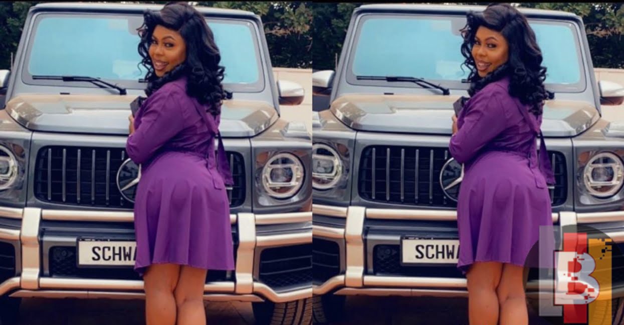 Afia Schwarzeneggar acquires a new G-Wagon with a customized number plate