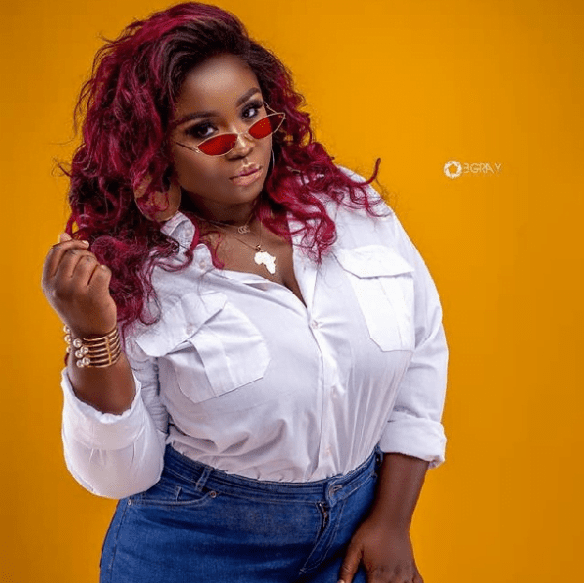 8 Stunning Photos Of Maame Serwaa Showing She's really good At Makeup