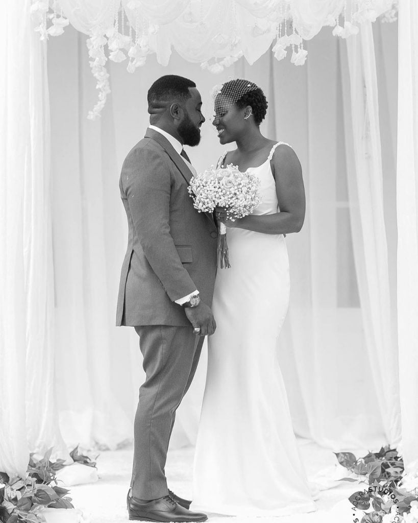 Beautiful Lady Ditched Wigs For Her Natural Hair on Her Wedding Day (photos)