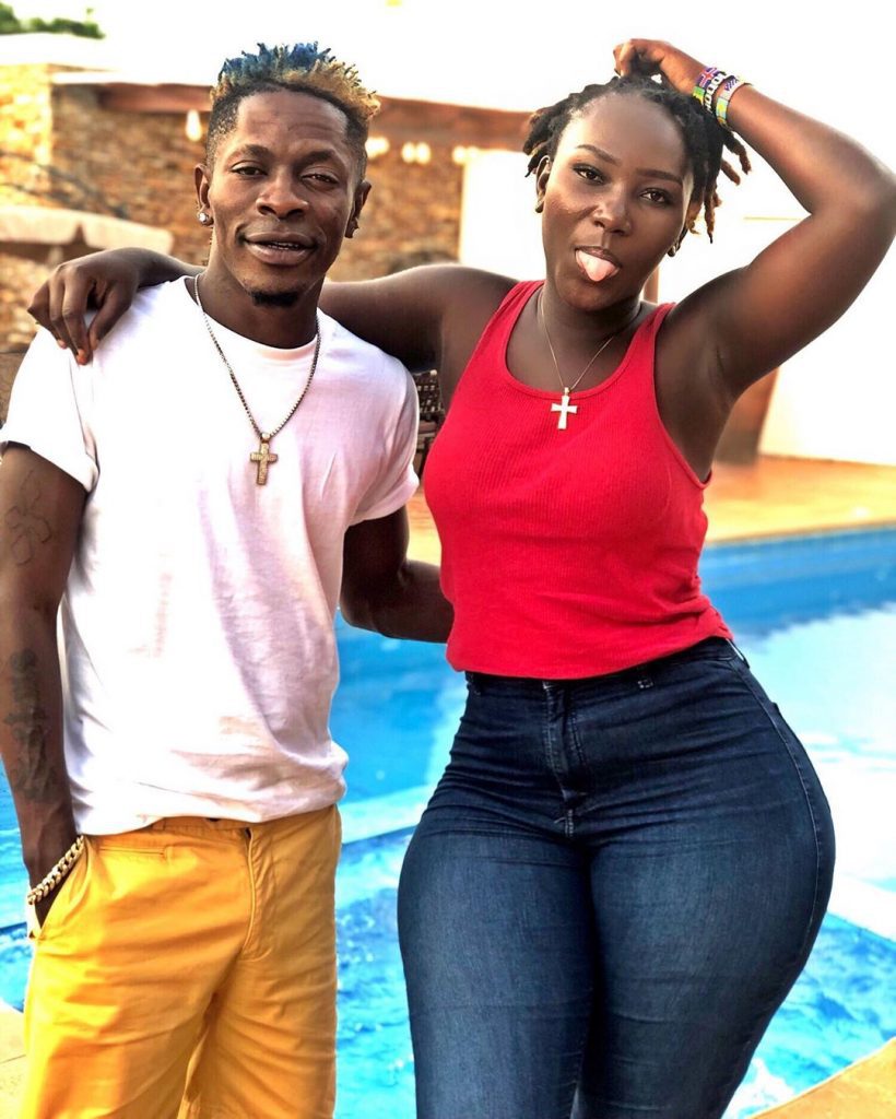 Shatta’s Girl And Ebony’s Lookalike, Akua Kyeremateng Removes Her Dross In Broad Day Light
