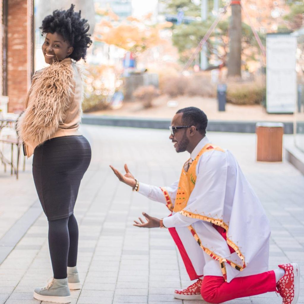 10 times Okyeame Kwame and wife chops love on the media - Photos
