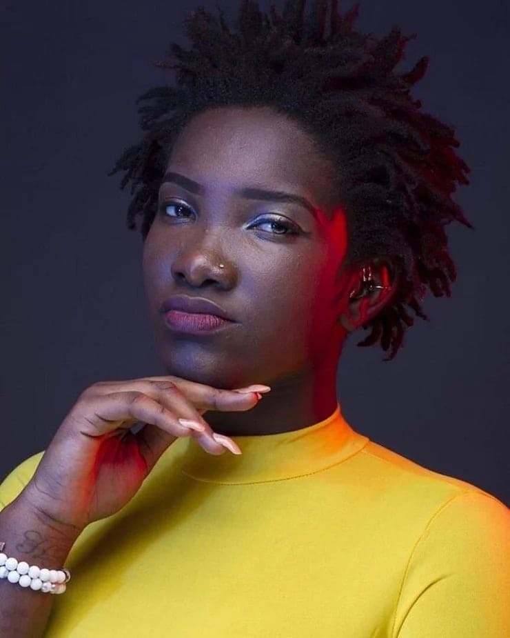 10 Extremely Beautiful Photos of The Late Ebony Reigns That Will Make You Miss Her