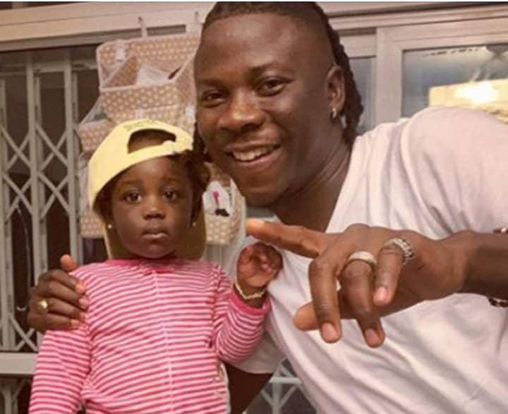 Stonebwoy and daughter 