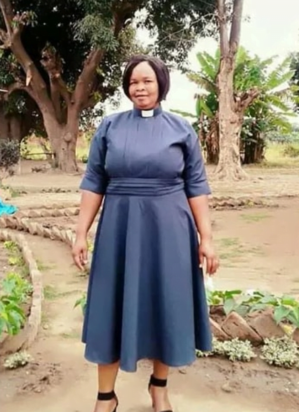 Popular Pastor Caught In Bed With His Assistant Female Pastor – Photo
