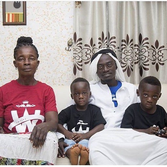 Pictures of Lil win's parents and children causes stir Online (photos)