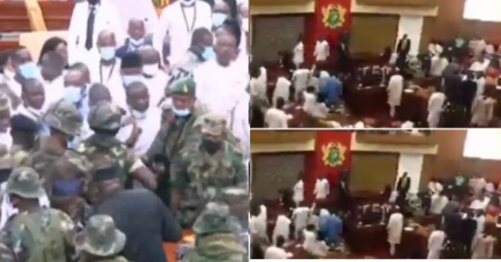 Watch the moment soldiers and policemen stormed parliament  to bring calm between NPP & NDC - Video