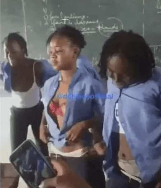 See What these JHS students were seen doing in class.