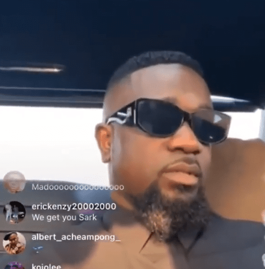 Sarkodie nearly involved in an accident while bragging on Insta Live - Video