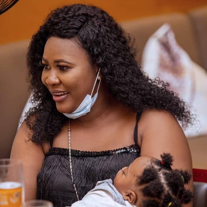 Salinko shares beautiful pictures of his wife and children on social media (photos)