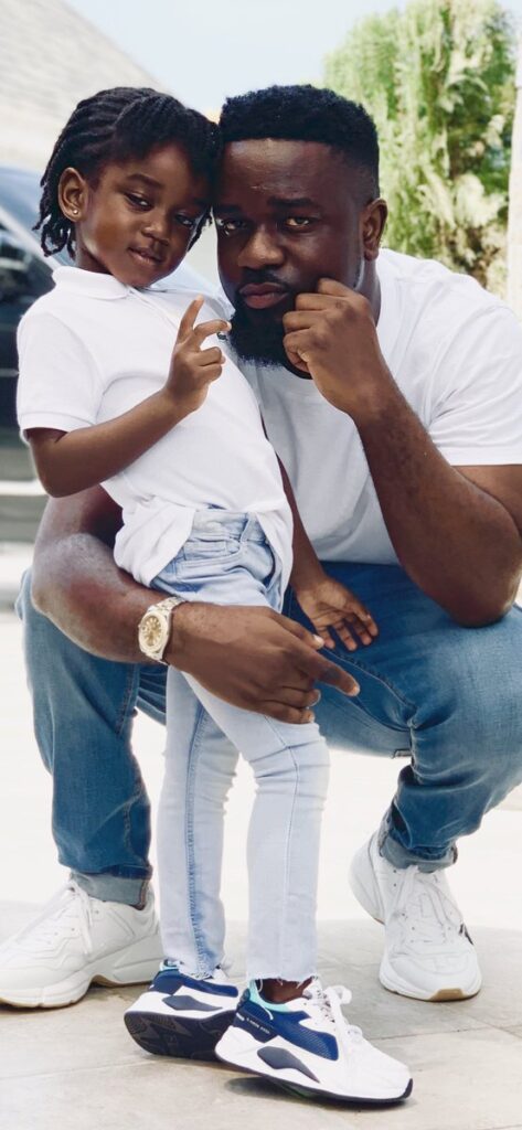 Sarkodie's daughter, Titi copies his dance moves in an adorable new video