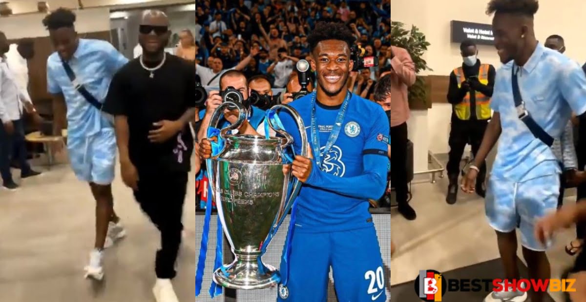 Hudson Odoi of Chelsea comes to Ghana for vacation, hangs out with king promise (video)