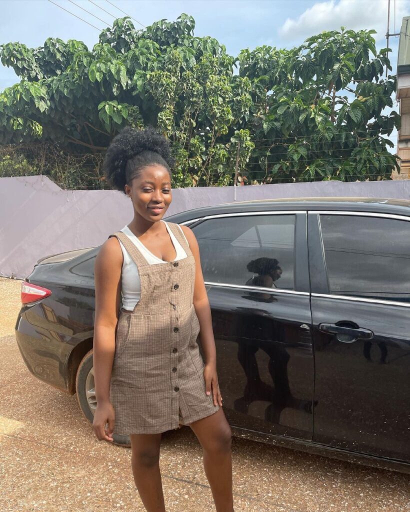 Fameye's baby mama causes massive traffic with her new photos.