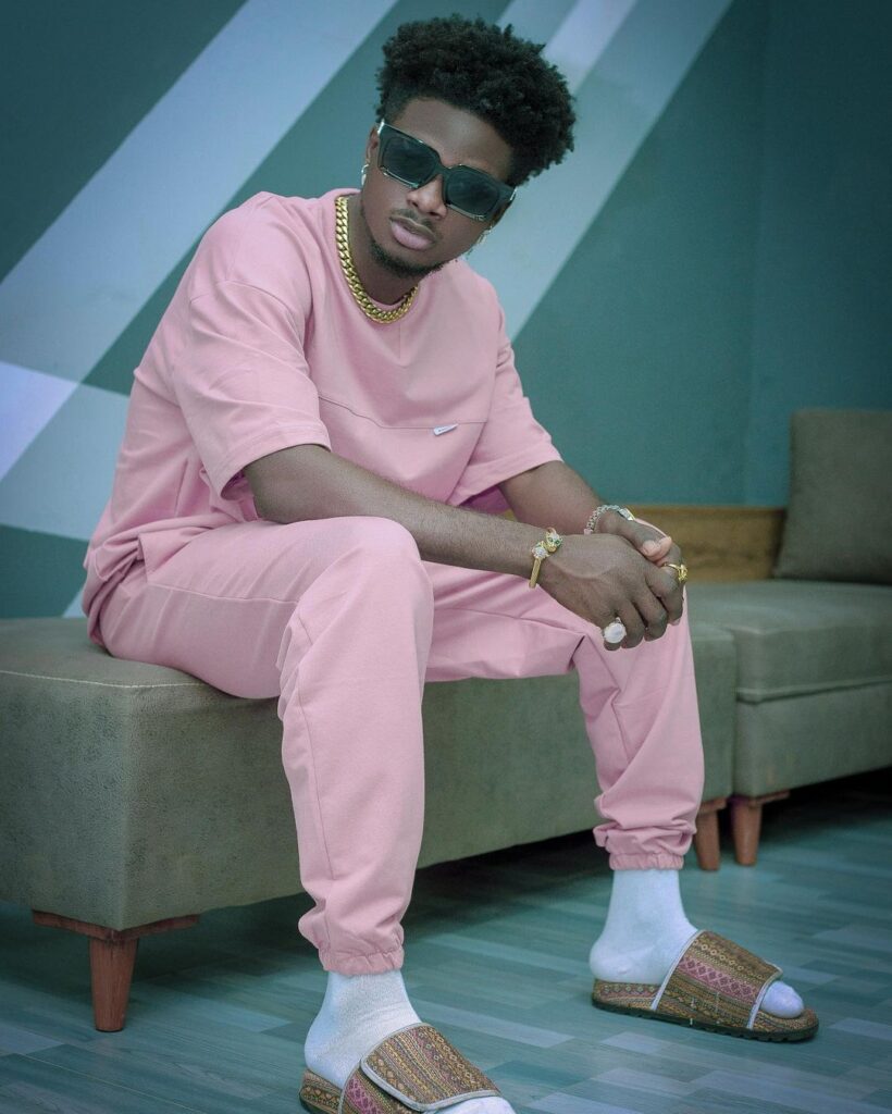 Rockstar Kuami Eugene displays all his awards as he shows some crazy dance moves (video)