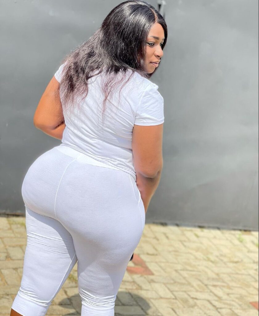 Pictures of Nana Ama Asabea becomes the talk of the internet sake of her huge backside