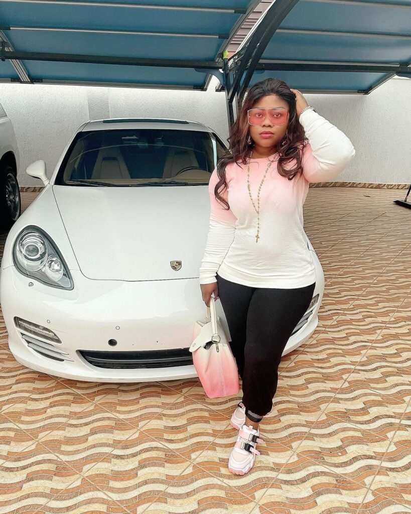 Over 10 cars: Bofowaa shows off her luxurious cars in new photos