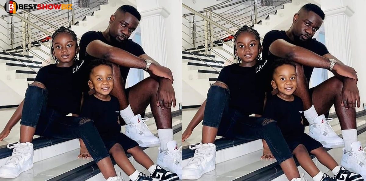 Beautiful photos of Sarkodie and his two kids looking like Triplets pops up