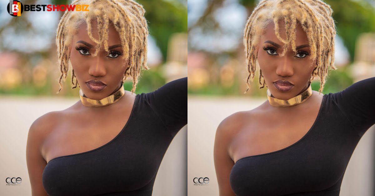 Wendy Shay's new beautiful blonde look amaze fans, see how netizens reacted.