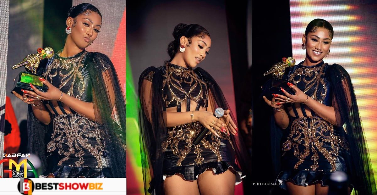 See how Hajia4Real won her first award after she started doing music 2 months ago (video)