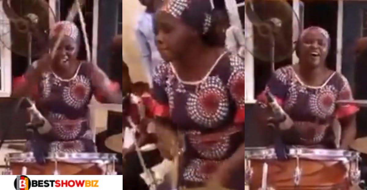 Watch how a woman believed to be 'Maa kuo' leader, showing off some cr@zy drumming skills in church
