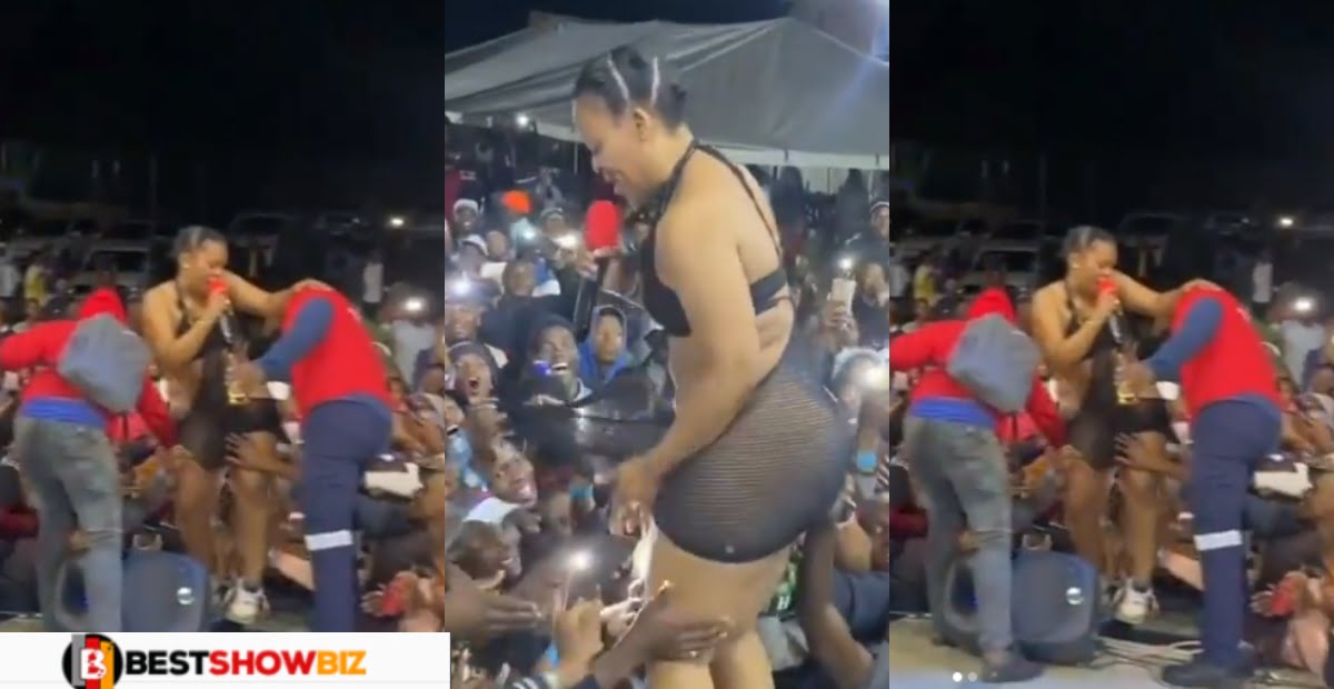 Video: Singer Zodwa once again allows fans to put their hands in her 'dross' while performing on stage