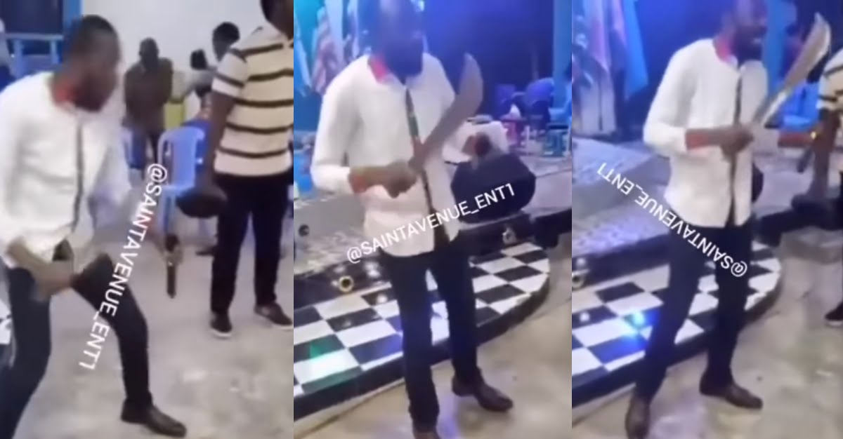 Video: Satan in trouble as Church Membership pray with guns, cutlasses and other wẽapons to K!ll him
