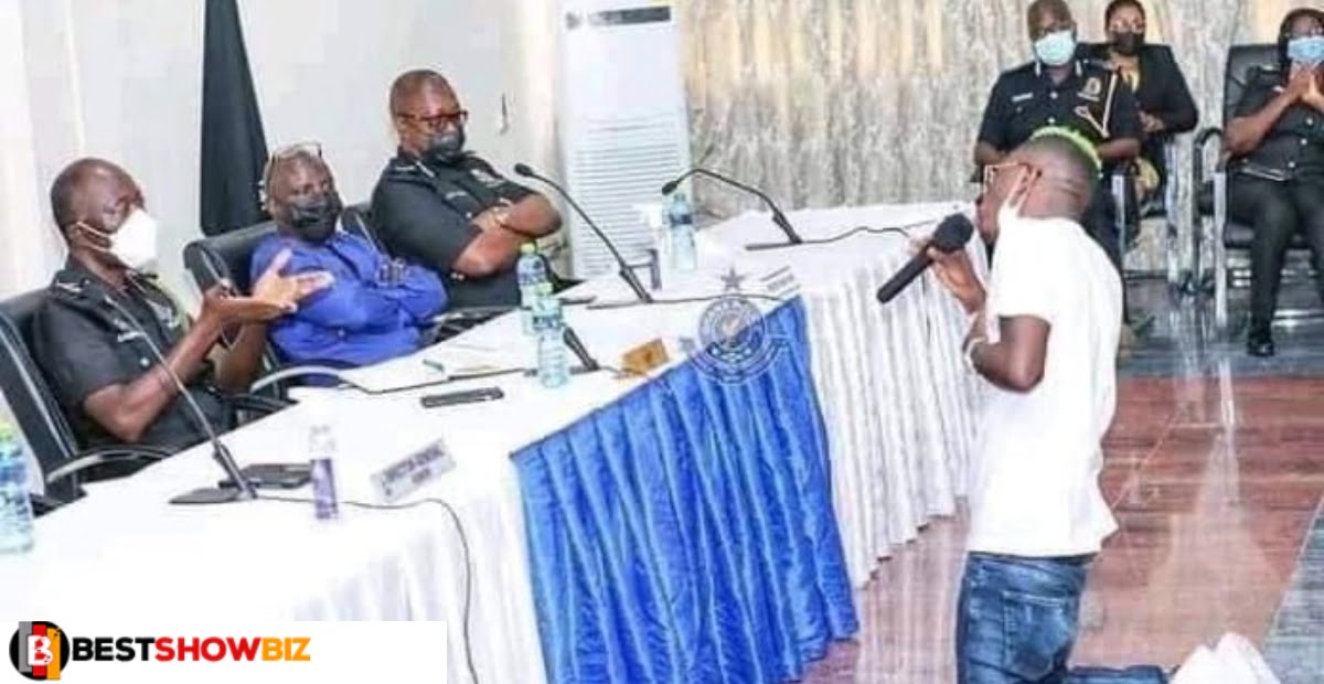 Photo of Shatta wale kneeling to beg the IGP causes stir online
