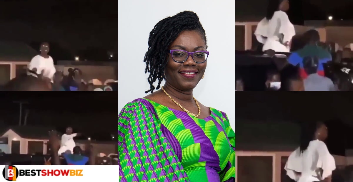 Ursula Owusu Cries as Angry youth hoot and chase her out from her constituency after her 'MoMo Tax' comment (video)