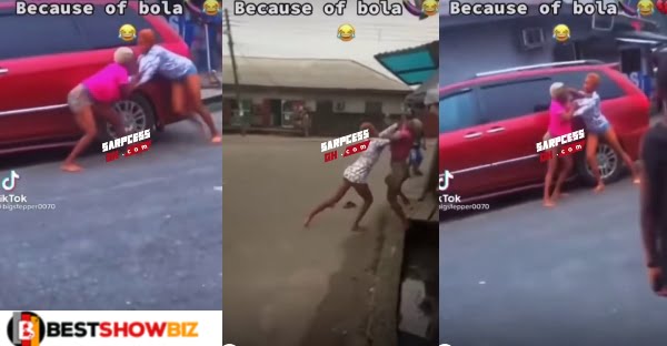 Two Hook Up Girls Fight Over One Male Client (video)