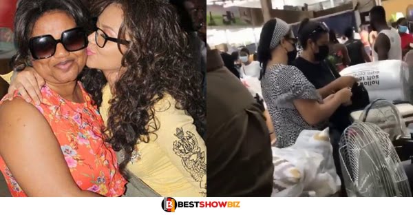 Nadia Buari takes her mum on an expensive Christmas shopping. (video)