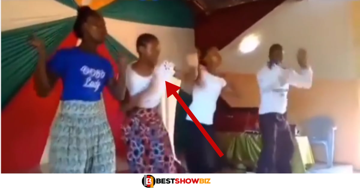 Watch this sad video of a young girl who fell and d!ed during a church performance (video)