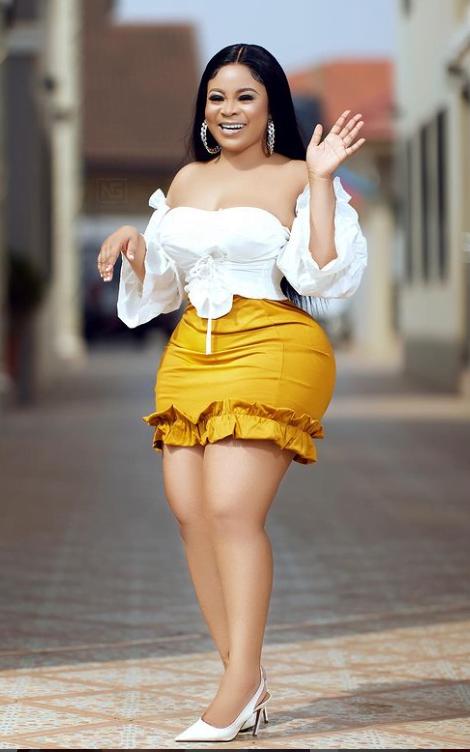 Actress Kisa Gbekle cautions broke men that her Ghc 50,000 plastic surgery body is only for rich men.