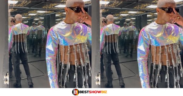 "Is this Kraman chain or chandelier?"- Netizens roast Kidi after he shows his shirt on social media