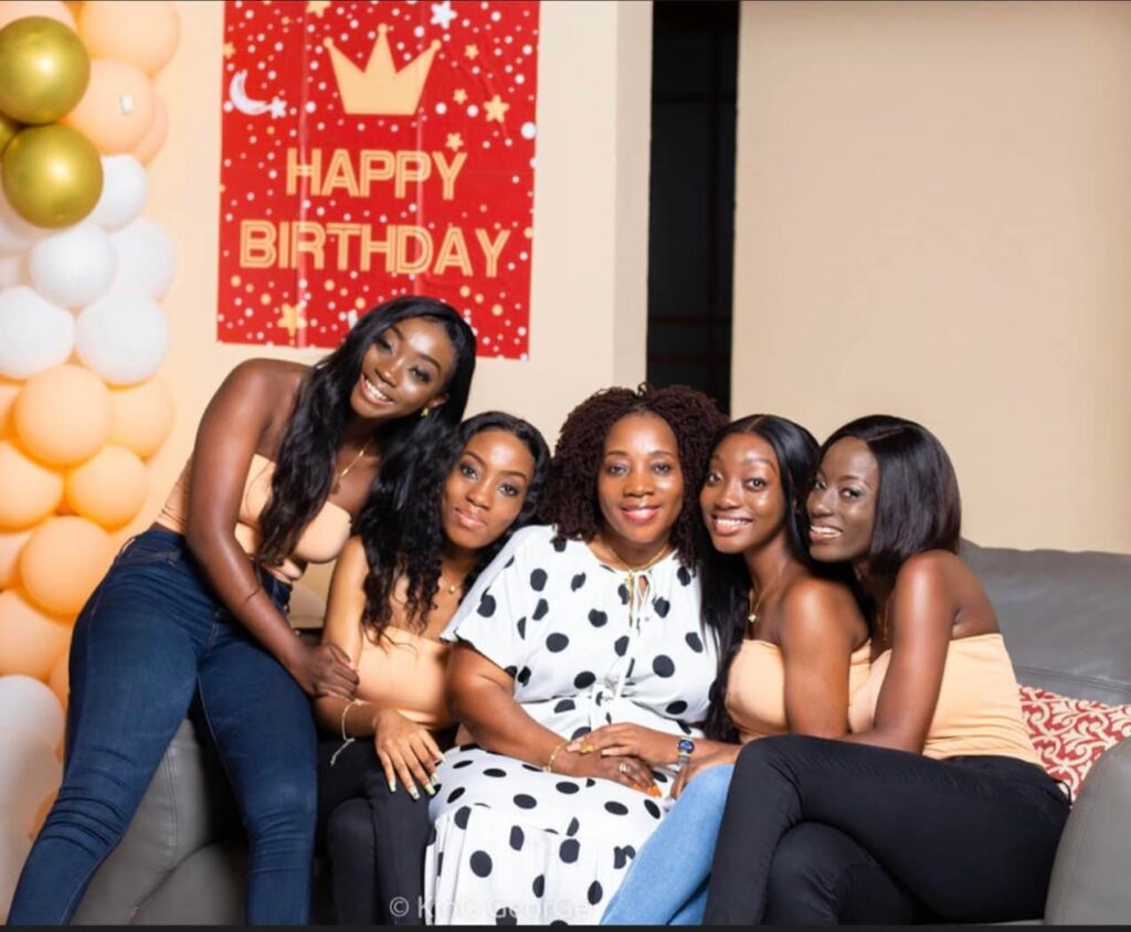 Four sisters born on the same day (quadruplets) celebrate their 21st birthday with beautiful Photos