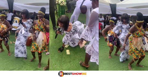 Akuampem Poloo causes stir for tw*rking at Mzbel's father funeral whiles singing her song (video)