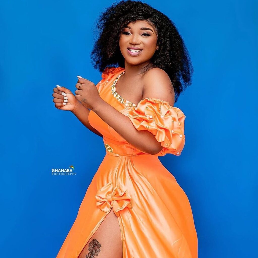 Bella Of TV3 Date Rush Shakes The Internet With Her Hot Photos As She Displays Her Beautiful Shape