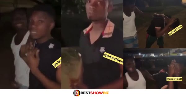 "Me p3 tw3 paaa, fa wo gyimii k)"- Man slaps gay friend after he proposed to him (video)