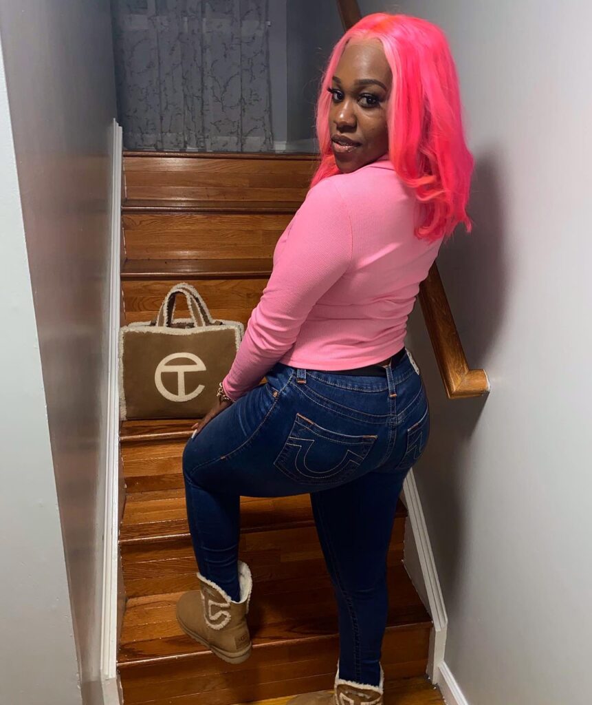 See beautiful photos of Efia Odo's younger sister