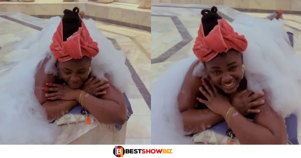Tracey Boakye shares bathroom video of herself and her fans can't keep cool (watch video)