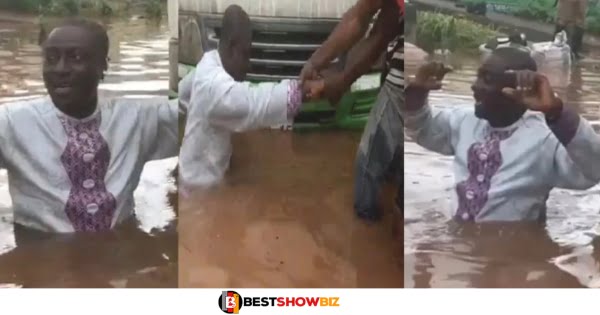 Accra Floods: Watch video of captain smart almost drowning whiles reporting for Onua TV (video)