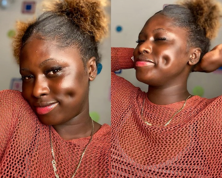 Beautiful Lady With The Biggest And Cutest Dimple Stir On Online (Video)