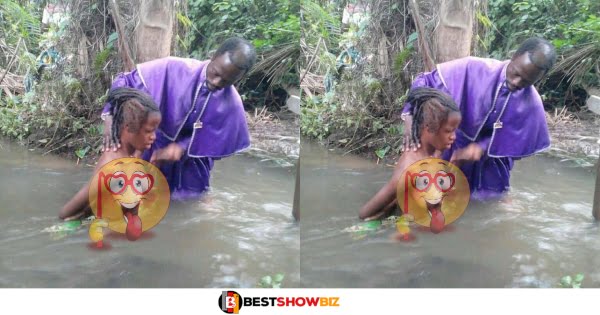 A photo of a pastor baptizing a lady who was nἆkḕd causes stir online.