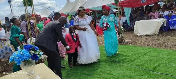 "How did he propose?"- Netizens ask after Wedding photos of a short man getting married to his second surfaced online