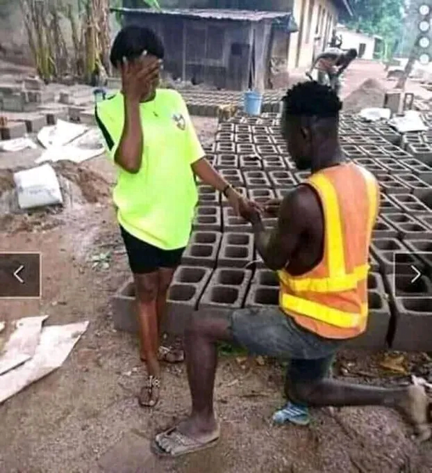 bricklayer proposes to girlfriend