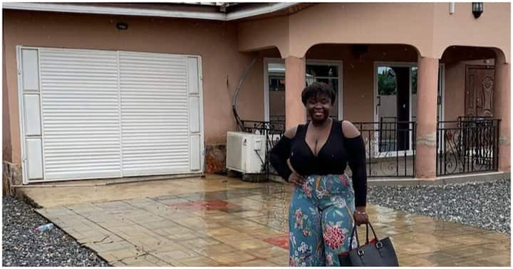 See the houses and cars of rich Kumawood actors and actresses (video + photos)