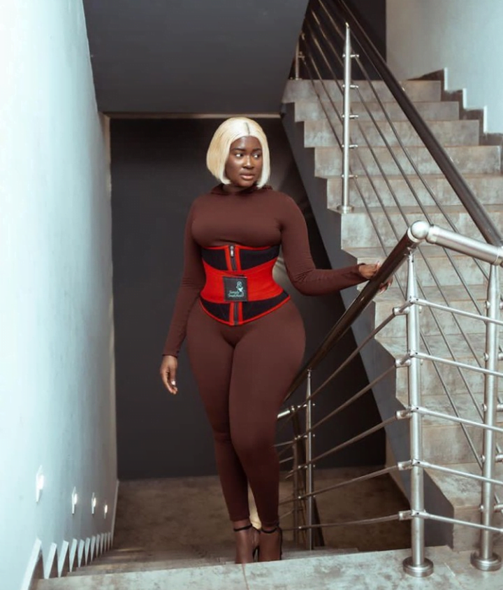 Fella Makafui Breaks The Internet With Her Big Nyᾶsh In New Photos