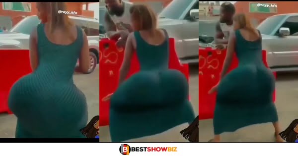 Lady With Big Nyἆsh Tw3rks And Shakes Her “Bum Bum” In Public (Watch Video)