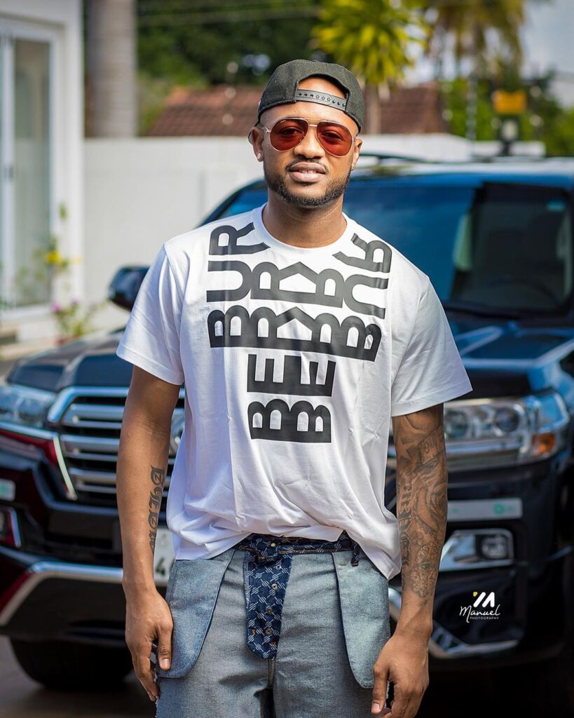 Jordan Ayew drips like a model in new photos he shared online (see photos)